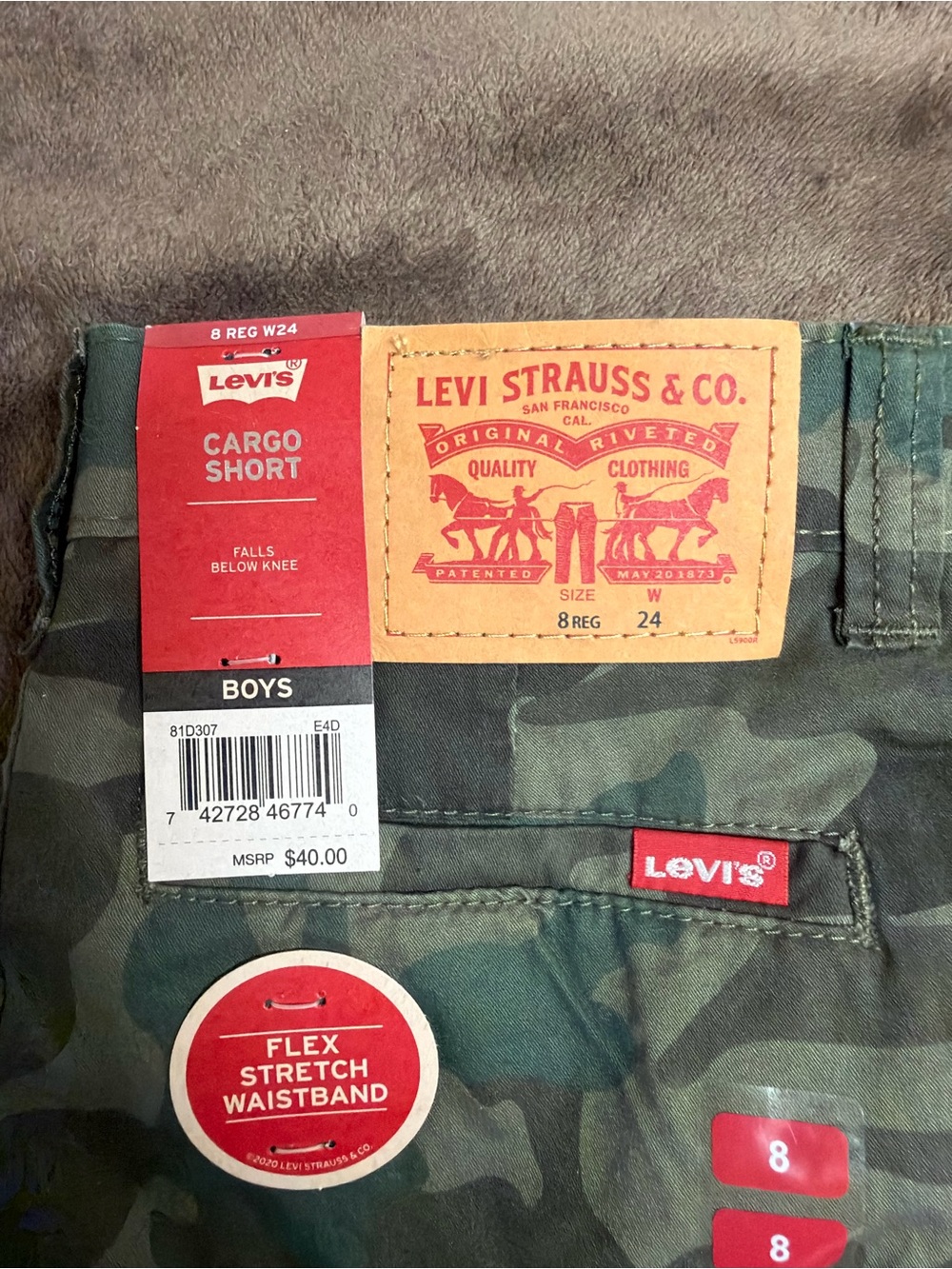 Levi's Men's Green Camo Cargo Shorts - Picture 3 of 5